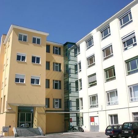 Workbase Hostel Wien Eksteriør bilde