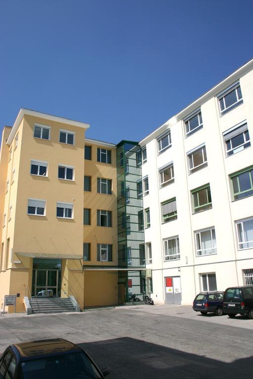 Workbase Hostel Wien Eksteriør bilde
